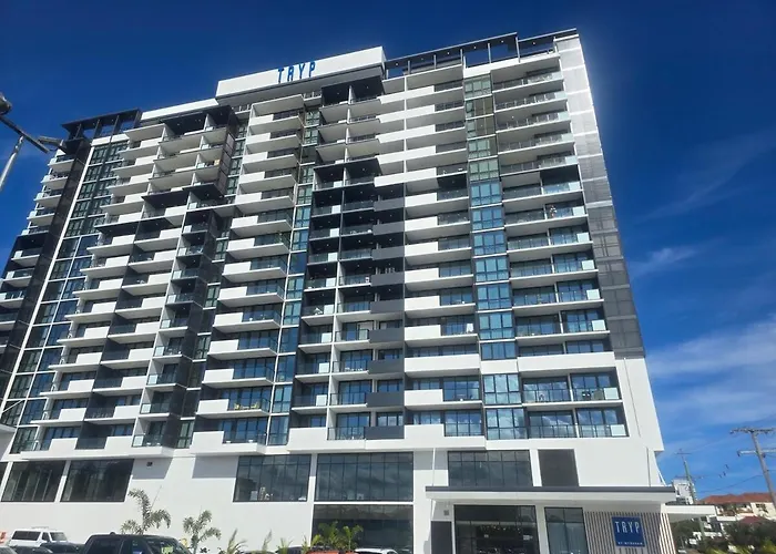 Southport Central Two Bedroom Apartment Gold Coast