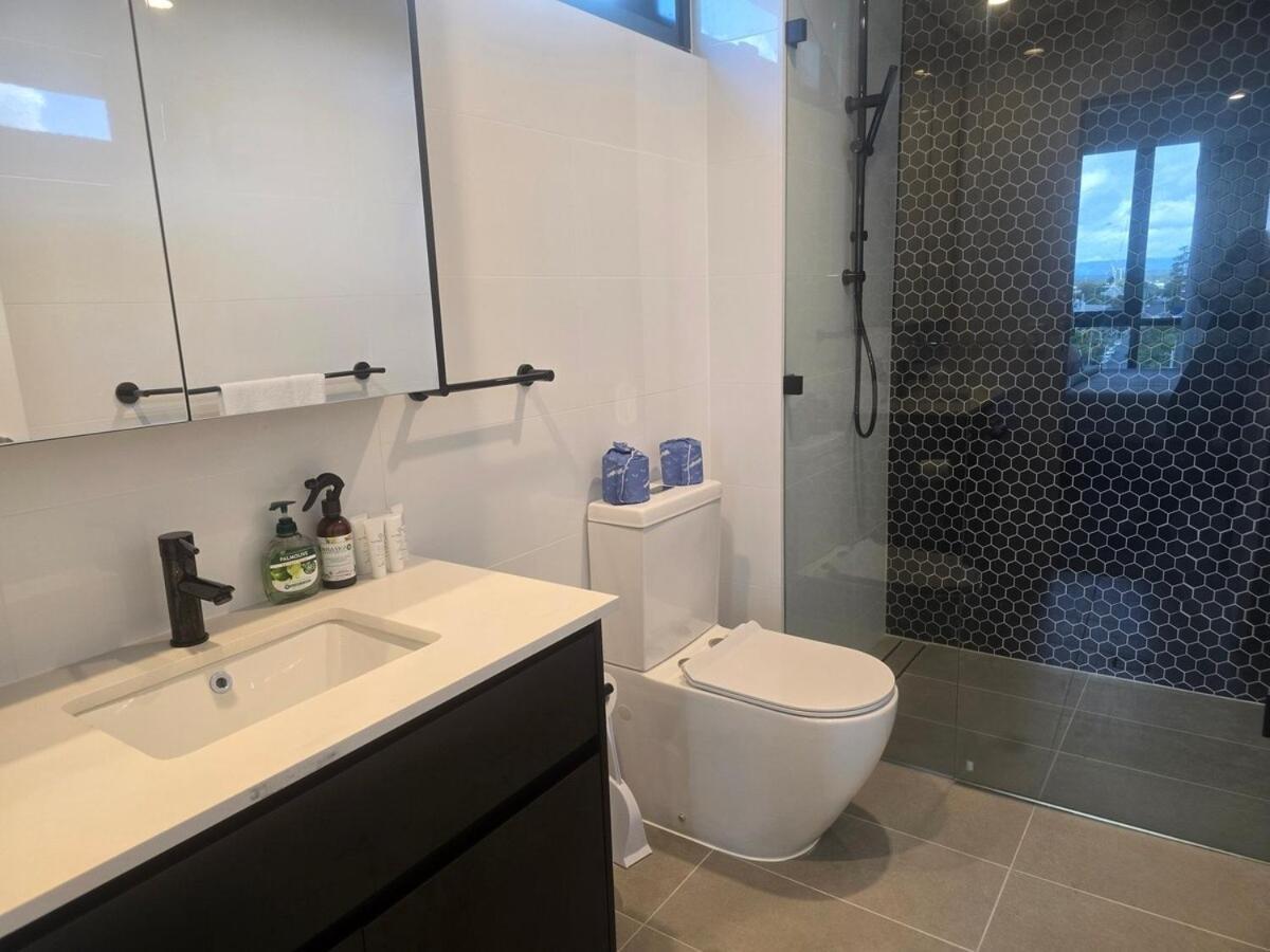 Southport Two Bedroom Apartment Gold Coast