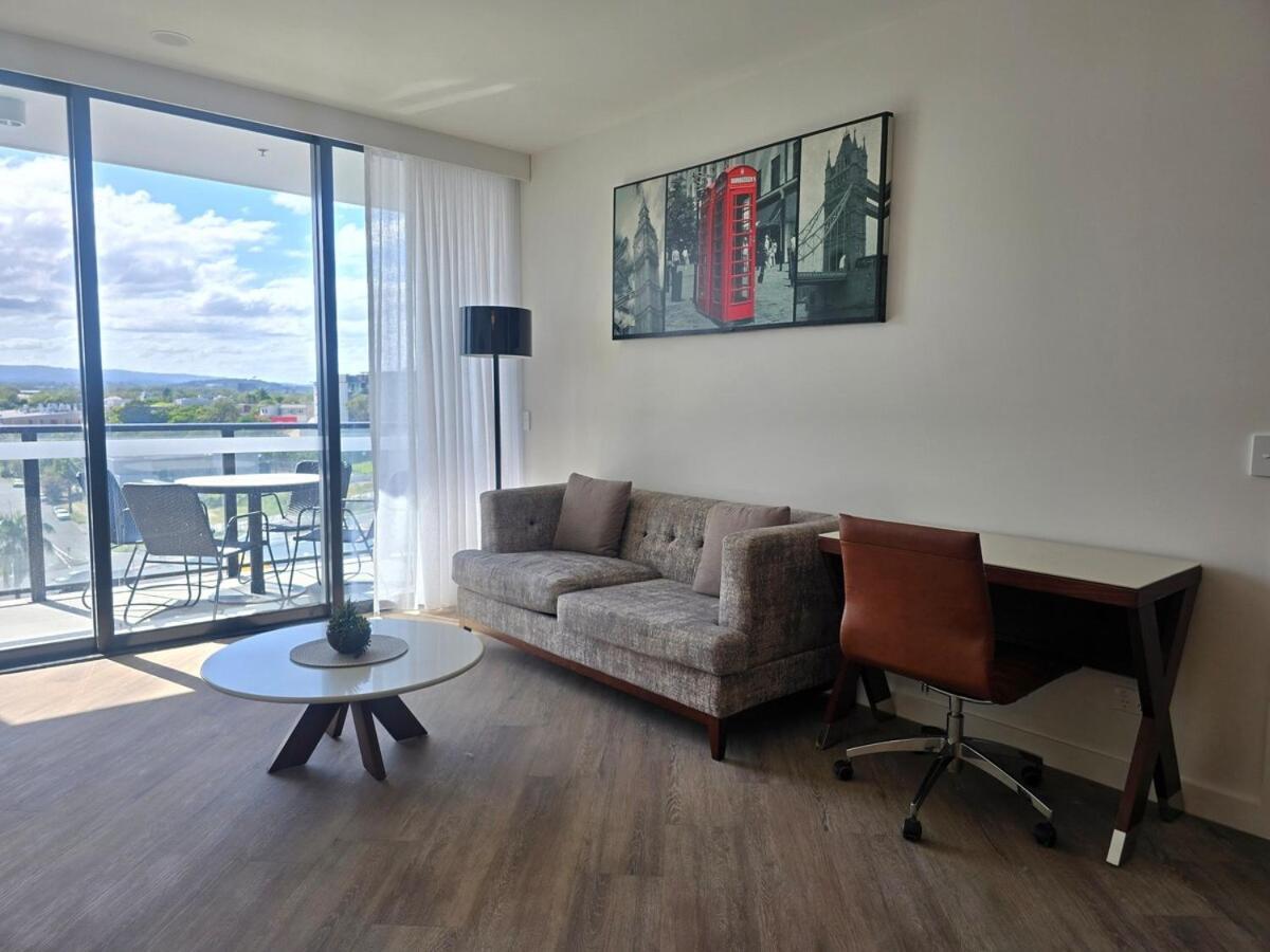 Southport Two Bedroom Apartment *